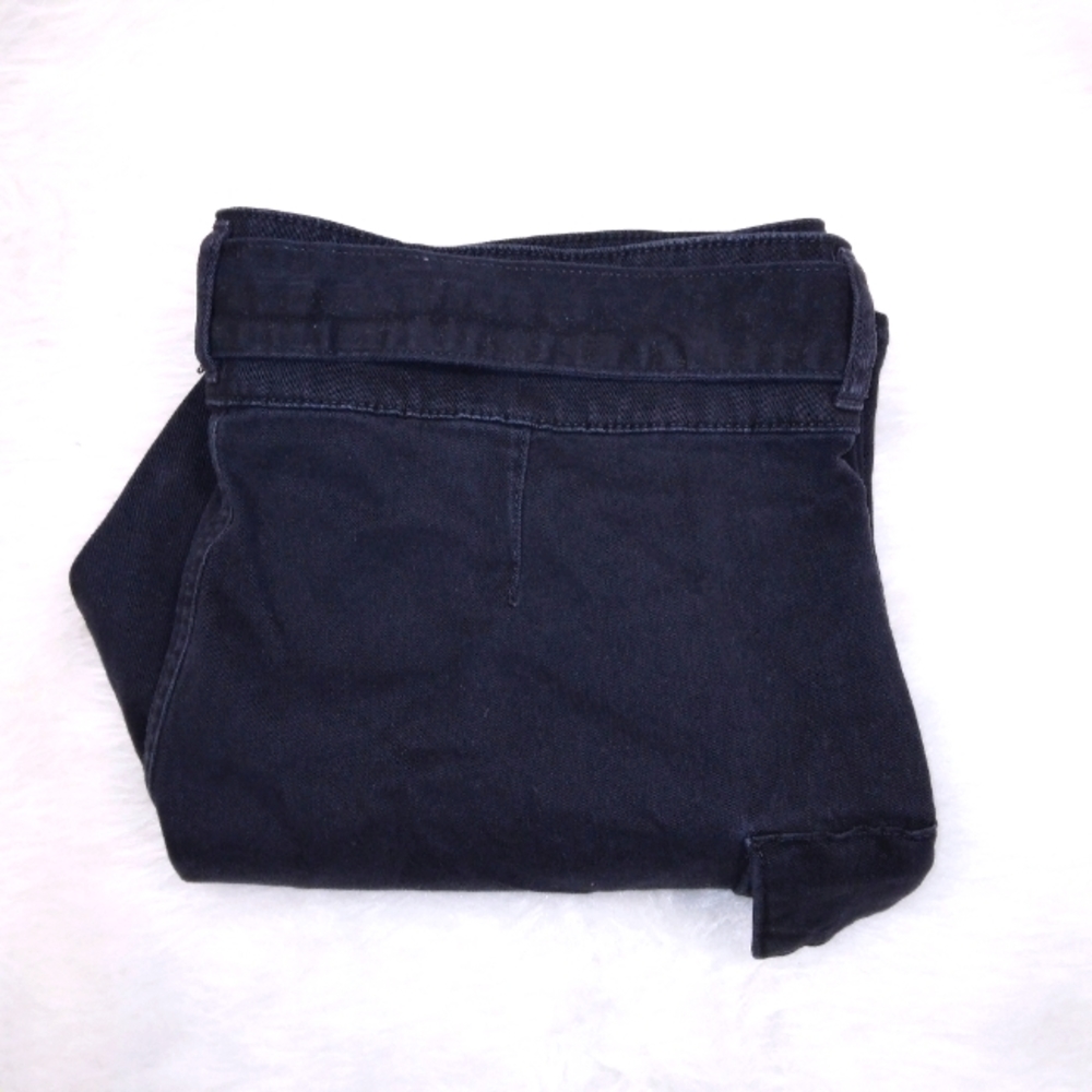 LEGGING Express Super High Rise Ankle Legging w/cargo pocket, rear darts…